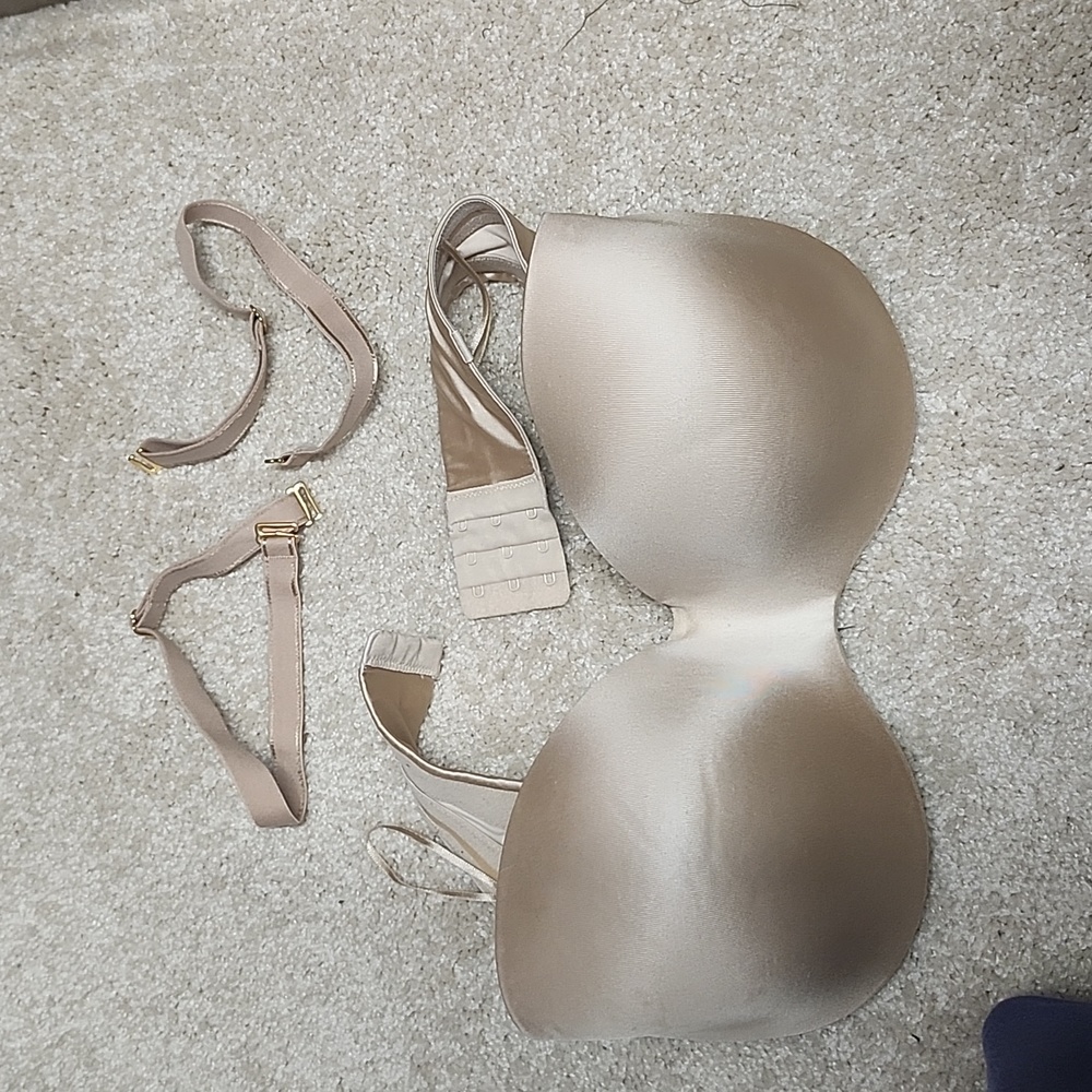 Maidenform tan, size 42B strapless bra w/ straps included.